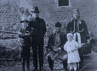 Otec Josefa Holcmana Vojtěch a jeho otec, Josefův děda 