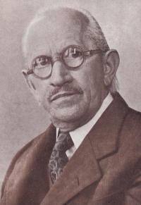 Granddad, Bedřich Kočí, a healer, in 1920s - 1930s
