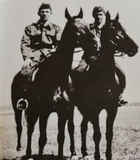 Jan Sýkora in the army, right, 1957	