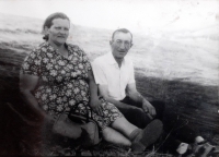 Rodiče Aloisie a Josef Jonášovi, Křtěnov, 1961