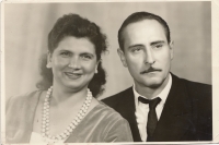 Rodiče Karla Kariky, Karolína a František Karikovi v roce 1965