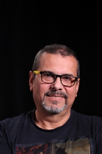 Portrét Karla Kariky pořízený ve studiu Post Bellum v Ústí nad Labem, 26. 10. 2021