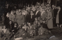 The gathering at the Well of the Lord at Javořice (always the fourth Sunday in August) in 1952. On the photo members of the Evangelical Church of Czech Brethren from Telč and Dačice.