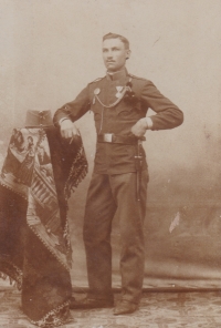 Tatínek Karel Stojan v mládí