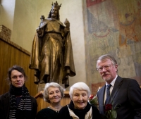 Daughter, Jana Pilátová, being appointed a professor in Karolinum hall (second from the left), Jaryna Mlchová second from the right, on the right the son of Jaryna Mlchová, Jan Mlch, and on the left her grandson, Zdeněk Pilát.
