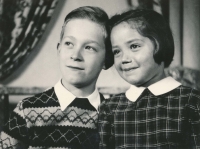 Hana s bratrem, cca 1960