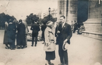 Rodiče v Paříži, 1924