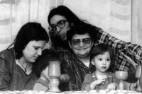 S manželkou, syny a tchyní, začátek 80. let
