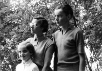 Jana Šilerová with her mother and her brother / 1956