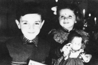 Jana Šilerová with her brother Petr / Christmas 1954