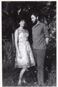 S Marcelou Volfovou na svatbě sestry Jitky, 1964