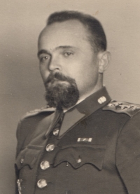 Ctibor Novák, strýc bratří Mašínů; snímek z doby první republiky, kdy měl hodnost nadporučíka 