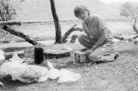 Vladimir Pomorcev na raftu po řece Sakmara na jižním Uralu, Zilairsky okres, Baškiria, Rusko, 1992. Foto: Marina Vinogradova
