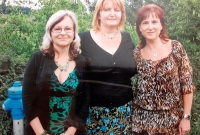 From the left: daugther Ivana, niece Jana, daughter Soňa. 2011
