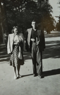 S manželkou na svatební cestě v Luhačovicích
