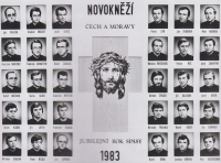 Na společné fotografii z kněžského svěcení, 1983 