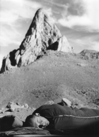 Alžírsko 1969, hora Ilamane, pamětník spící