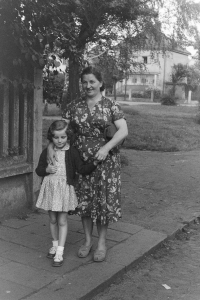 Mother Pavla with his sister Jana, 1950s