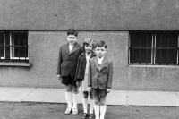 Josef Bauer (vpravo) s bratrem Petrem a sestrou Janou, 50. léta