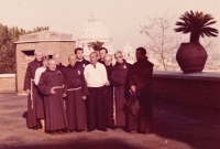 Se spolubratry v Římě, na svatořečení Anežky České, 1989