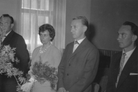 Svatba matky s druhým manželem Helmutem Gruschlem, rok 1963 