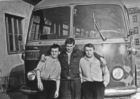 Na vojně ve slovenském Sliači, rok 1967-1968, pamětník uprostřed