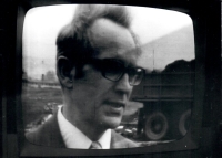 Jan Kadlec v televizním pořadu o výzkumu trávních rohoží, 1982