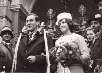 Svatba Jaromíra Paseckého s manželkou Olgou, liberecká radnice, 1964