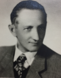 Jaroslav Dvořák, tatínek pamětníka a majitel koloniálu v Jihlavě, foto pochází z období 2. světové války