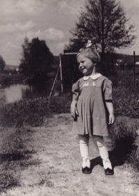 Milena Tesařová in 1939 (3 years old)
