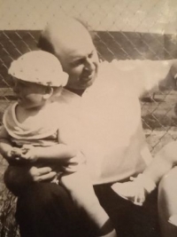 František Spejchal se synovcem v roce 1980