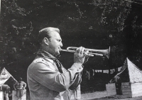 Jaroslav Wittmayer (Cajdík) na skautském táboře v Jetřichovicích, 1969