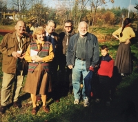 Jaroslav a Zdena Wittmayerovi vlevo ve skautském, 2002