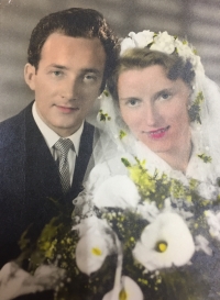 Svatební fotografie Lubomíra a Marie Dvořákových, r. 1953