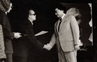 Receiving the Oldřich Stibor Award for the role of Laco in Jenůfa, Olomouc, 1979