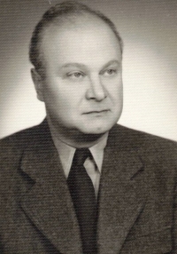 His father Antonín Vodička, 1959