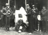 Pomník bratra Borise Pochožaje, Velká Polom