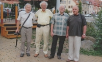 Setkání přátel z doby disentu; zleva Jiří Luštinec, François Brélaz, Miloš Rejchrt a Petr Hauptmann, 2019
