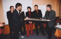 V popředí bývalý starosta Humpolce Jiří Kučera a Dušan Kadlec u příležitosti svěcení nových varhan v kostele svatého Mikuláše, r. 2003