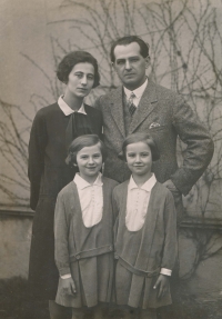 The Jílovský family, Staša with his twin sister