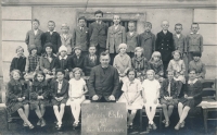 Růžena Křížková in the first year class of the elementary school in Davle, bottom row, far right