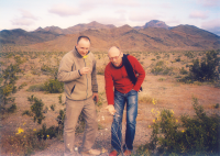 Tomáš Mitáček (vpravo) s Johannesem Gutmannem v rozkvetlé Death Valley. 
