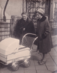 Jarmila Tesařová, her twins and aunt Olga, sister of the new father Ing. Ivan Korolkov 
