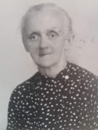 Josefa Veselá, rozená Hloučková, matka Magdaleny Emmerové