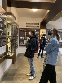 Student team visiting the Memorial of Heydrichiad Heroes