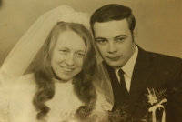Svatební fotografie Eržiky Sojkové z roku 1969