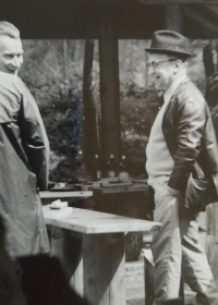 Otec Zdeněk Matoušek, vpravo