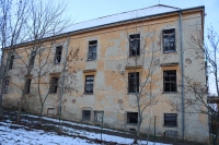 Bývalé kasárny v Hrušovanech nad Jevišovkou (foceno v r. 2021)