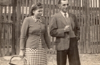 Rodiče pamětnice Božena a Josef Hamplovi, 40. léta 20. století