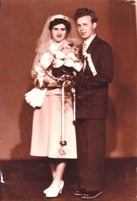 Svatební fotgrafie manželů Hadrabových (1957)